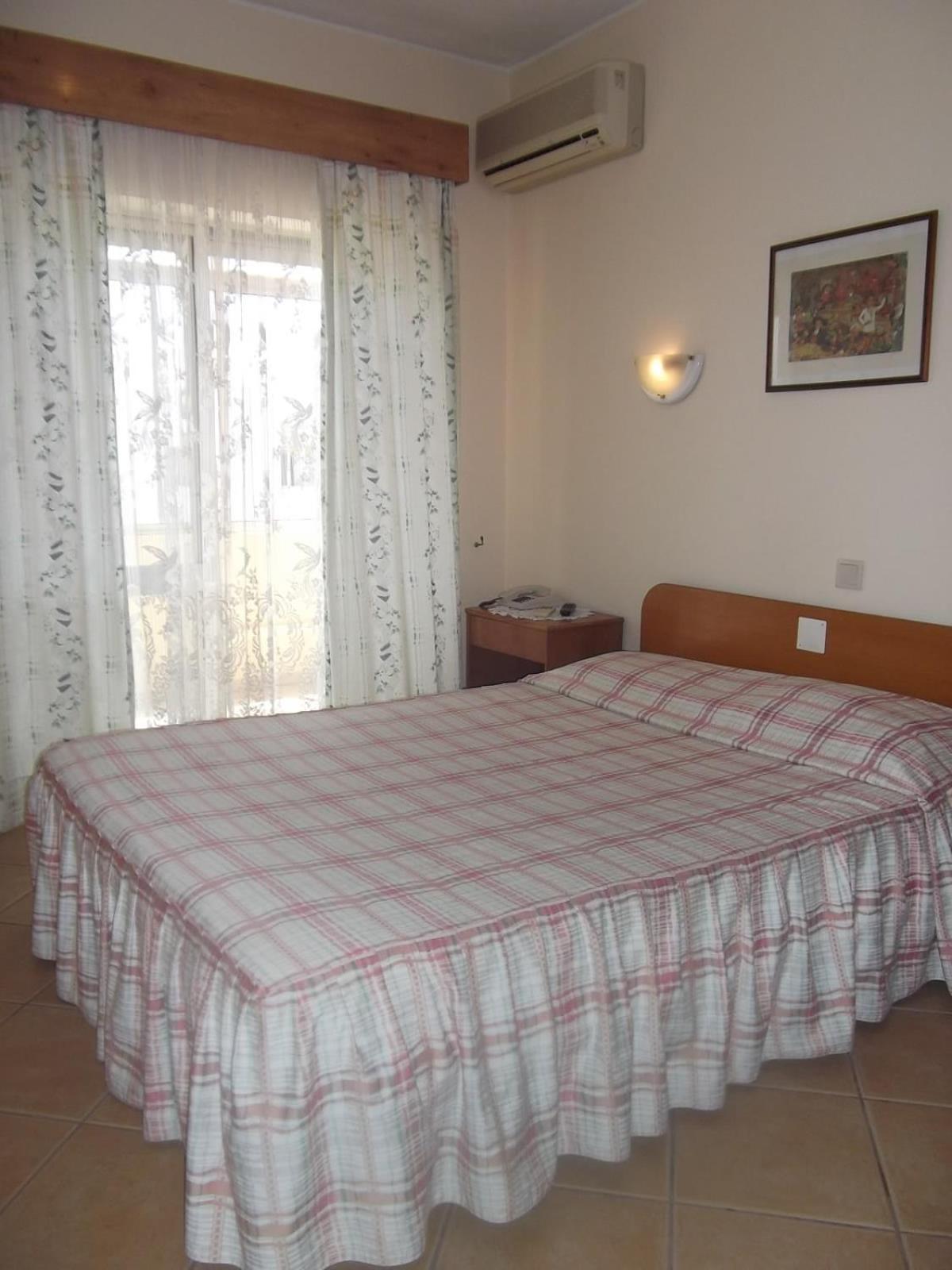 Residencial Nosso Paraiso Bed & Breakfast Quarteira Ruang foto