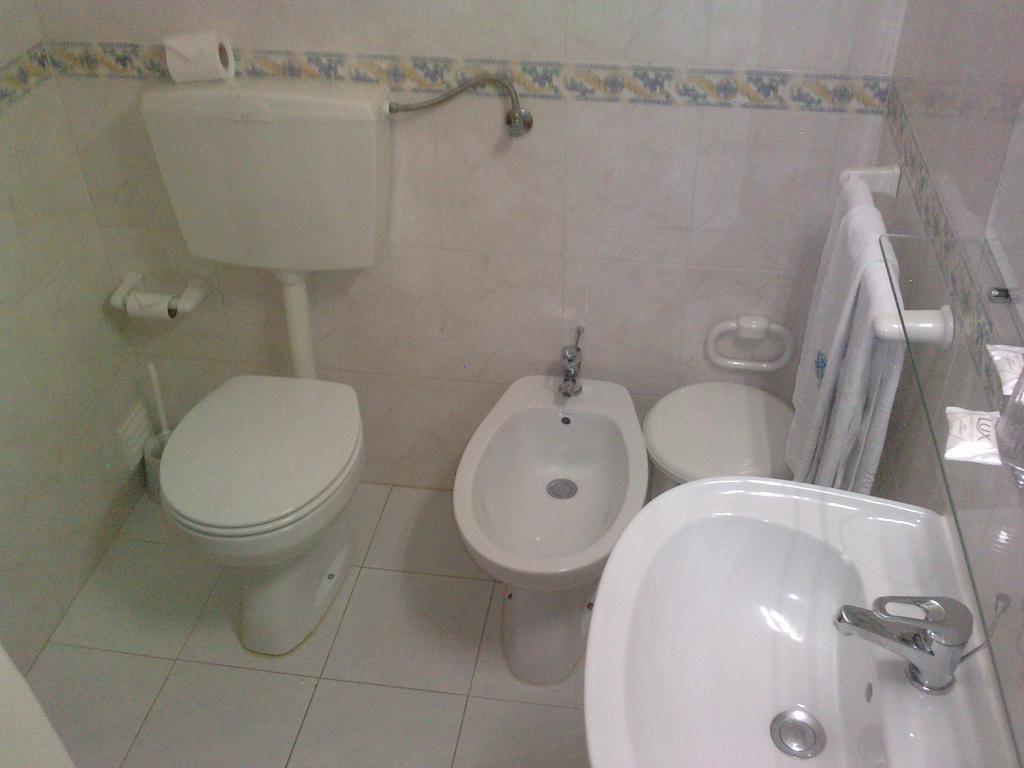 Residencial Nosso Paraiso Bed & Breakfast Quarteira Ruang foto