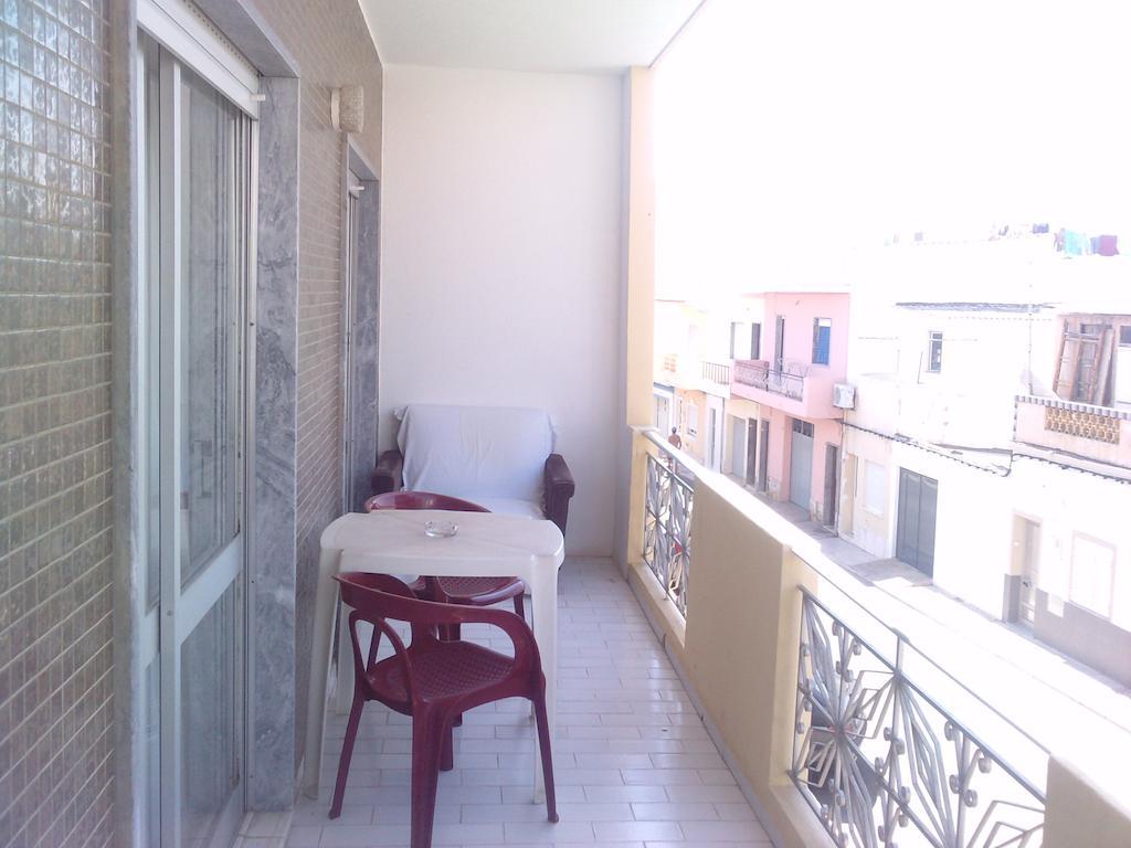 Residencial Nosso Paraiso Bed & Breakfast Quarteira Ruang foto