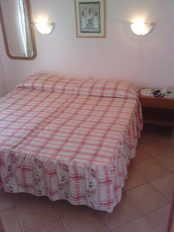 Residencial Nosso Paraiso Bed & Breakfast Quarteira Ruang foto